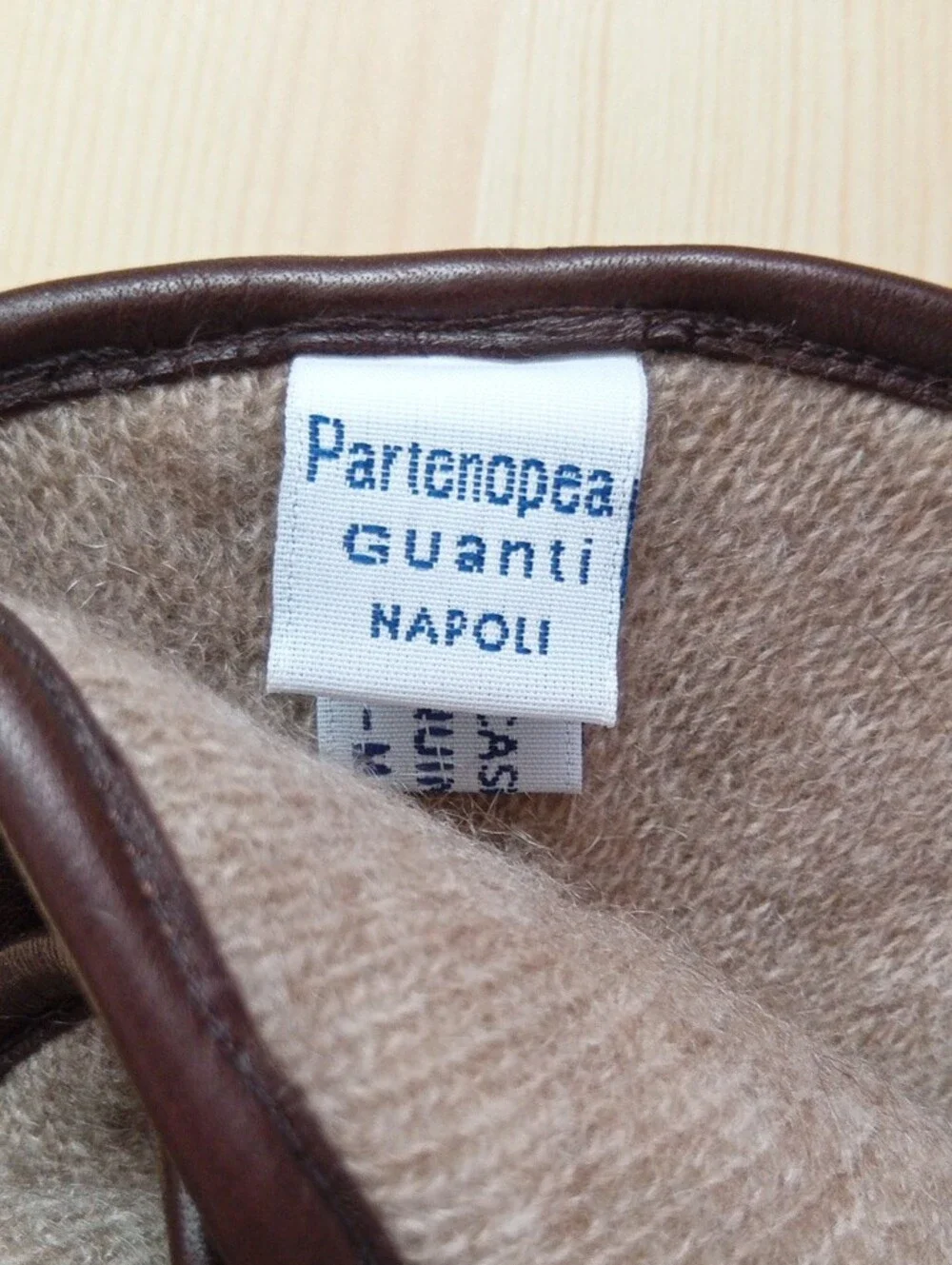 NWT Partenopea Quilted Leather Gloves Dark Brown Cashmere Lined Size Medium